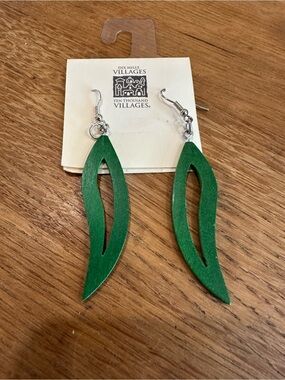 Ten Thousand Villages Emerald Leaf Cutout Drop Earrings